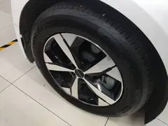2022 Zeekr 001 Long Range Dual Motor WE EV, белый — фото 23