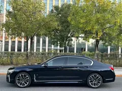 2021 BMW 7 Series 740Li xDrive Executive M Sport Package, чёрный — фото 5