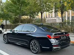 2021 BMW 7 Series 740Li xDrive Executive M Sport Package, чёрный — фото 6