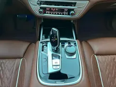 2021 BMW 7 Series 740Li xDrive Executive M Sport Package, чёрный — фото 24