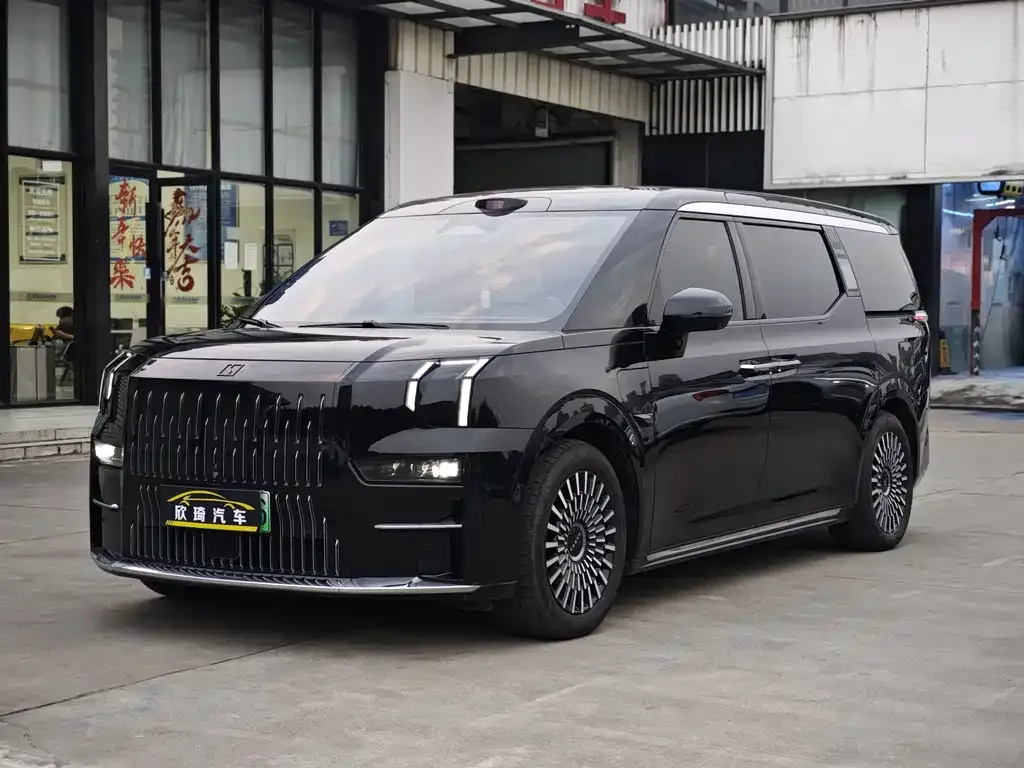 2024 Zeekr 009 6-Seat Executive 4WD 108kWh