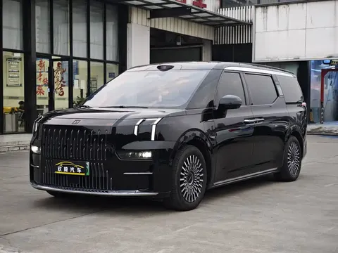 2024 Zeekr 009 6-Seat Executive 4WD 108kWh
