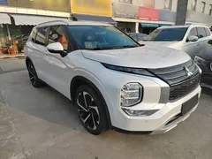 2023 Mitsubishi Outlander 1.5T CVT 4WD Premium 5, белый — фото 4