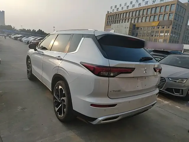 2023 Mitsubishi Outlander 1.5T CVT 4WD Premium 5