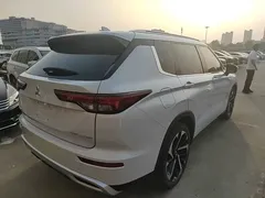 2023 Mitsubishi Outlander 1.5T CVT 4WD Premium 5, белый — фото 7