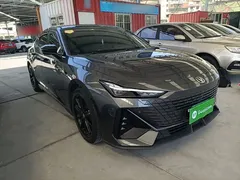 2023 Changan UNI-V 1.5T Premium — фото 4