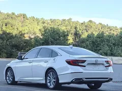 2022 Honda Accord 260TURBO Luxury, белый — фото 16