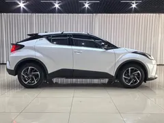 2021 Toyota C-HR 2.0L Luxury, белый — фото 4