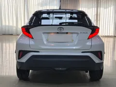 2021 Toyota C-HR 2.0L Luxury, белый — фото 7