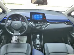 2021 Toyota C-HR 2.0L Luxury, белый — фото 10