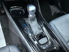 2021 Toyota C-HR 2.0L Luxury, белый — фото 17