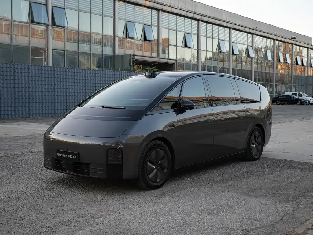 2024 Li Auto MEGA Ultra