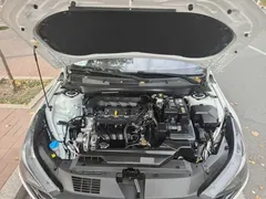 2022 Hyundai Elantra 1.5L CVT LUX Premium, белый — фото 14