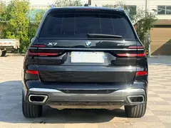 2023 BMW X7 xDrive40i Premium M Sport Package, чёрный — фото 6