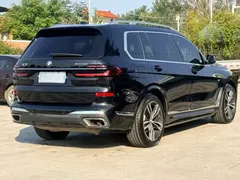 2023 BMW X7 xDrive40i Premium M Sport Package, чёрный — фото 7