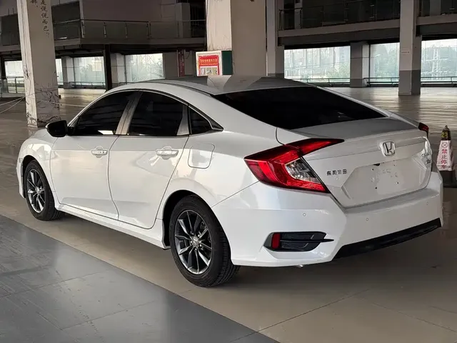 2019 Honda Civic 220TURBO CVT China 5