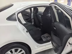 2023 Toyota Corolla 1.8L Hybrid Elite, белый — фото 15