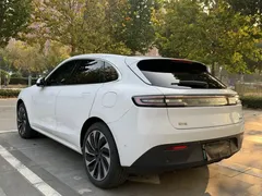 2022 Aito M5 EREV 4WD Ultimate, белый — фото 10
