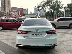 2023 Toyota Camry 2.0G Luxury, белый — фото 4