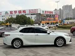 2023 Toyota Camry 2.0G Luxury, белый — фото 5
