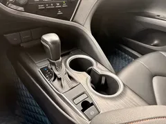 2023 Toyota Camry 2.0G Luxury, белый — фото 15