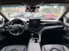 2023 Toyota Camry 2.0G Luxury, белый — фото 17