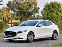 2020 Mazda 3 2.0L AT, белый — фото 1