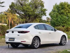 2020 Mazda 3 2.0L AT, белый — фото 10