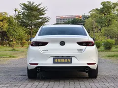2020 Mazda 3 2.0L AT, белый — фото 11