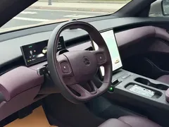 2024 Nio ET5 75kWh EV, белый — фото 11