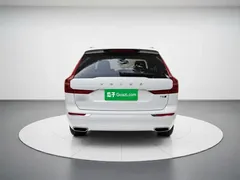 2021 Volvo XC60 4WD Luxury, белый — фото 3