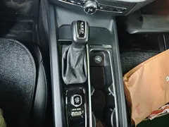 2021 Volvo XC60 4WD Luxury, белый — фото 10