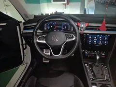 2023 Volkswagen CC Shooting Brake 380TSI, белый — фото 11