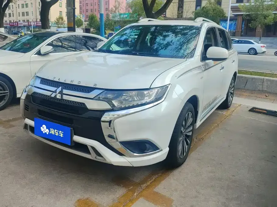 2020 Mitsubishi Outlander 2.0L 2WD 5-seat