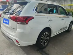 2020 Mitsubishi Outlander 2.0L 2WD 5-seat, белый — фото 3