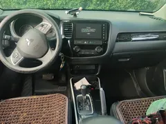 2020 Mitsubishi Outlander 2.0L 2WD 5-seat, белый — фото 12