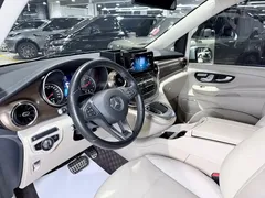 2022 Mercedes-Benz V-Class V 260 Premium — фото 3