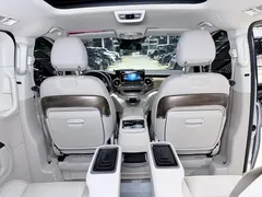 2022 Mercedes-Benz V-Class V 260 Premium — фото 11