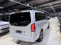 2022 Mercedes-Benz V-Class V 260 Premium — фото 15