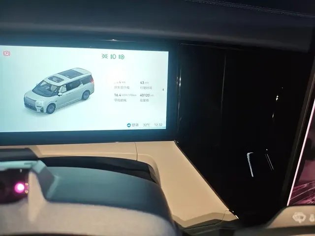 2024 Zeekr 009 7-Seat Aisle Version 140kWh