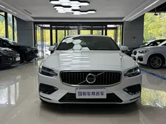 2023 Volvo S60 B4 Luxury, белый — фото 2