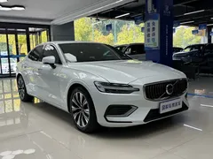 2023 Volvo S60 B4 Luxury, белый — фото 3