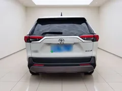 2022 Toyota RAV4 2.0L CVT 2WD Fashion, белый — фото 3