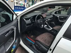 2022 Toyota RAV4 2.0L CVT 2WD Fashion, белый — фото 11
