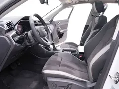 2021 Audi Q3 35 TFSI Sport, белый — фото 17