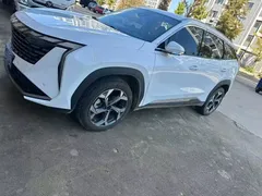 2023 Geely Atlas L 1.5TD DCT Premium, белый — фото 1