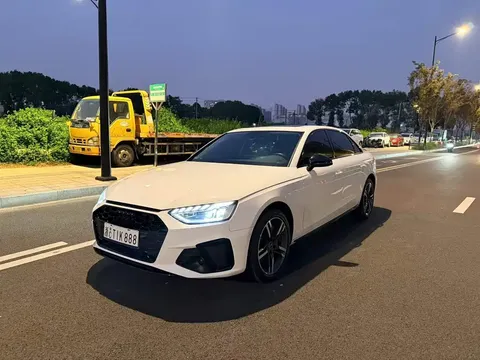 2022 Audi A4L 40 TFSI Luxury Sport