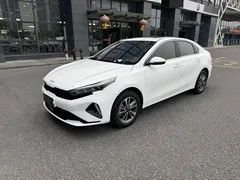 2023 Kia Cerato 1.5L CVT Luxury, белый — фото 1