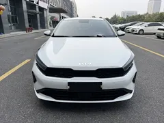 2023 Kia Cerato 1.5L CVT Luxury, белый — фото 2