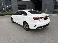 2023 Kia Cerato 1.5L CVT Luxury, белый — фото 4